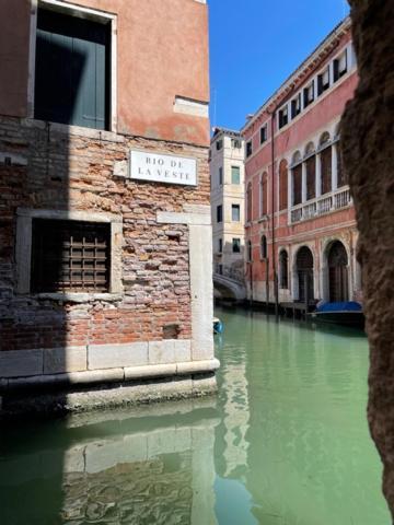 San Marco Apartment With Canal View Venezia Esterno foto