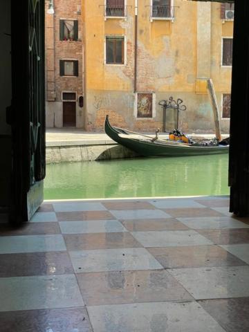 San Marco Apartment With Canal View Venezia Esterno foto