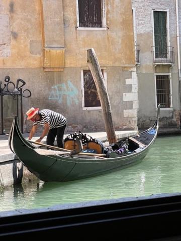 San Marco Apartment With Canal View Venezia Esterno foto